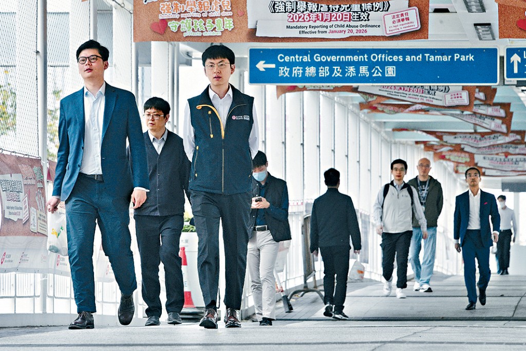 杨何蓓茵指，减少编制是最直接减少实际支出的做法。