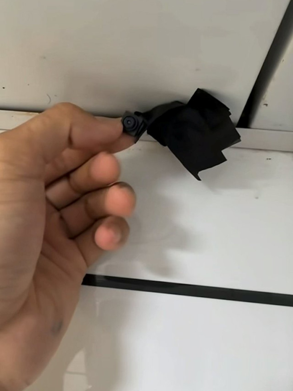 網上流傳的針孔攝錄機。網上圖片 網上流傳的針孔攝錄機。網上圖片
