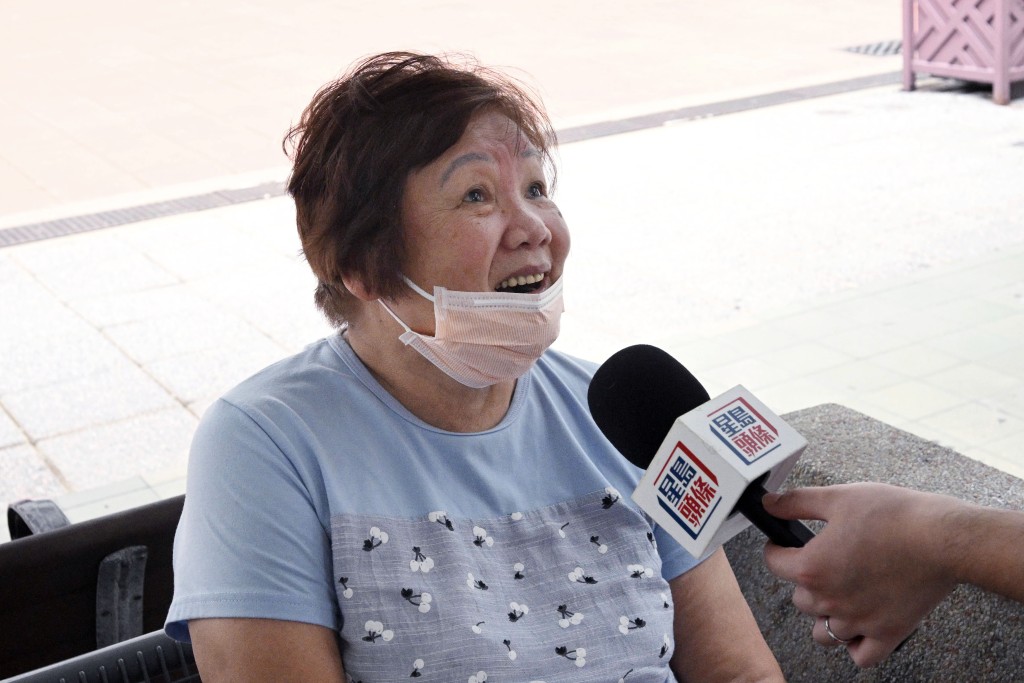 梁太表示,兩元乘車優惠確實帶來便利,尤其鼓勵長者及合資格人士更多出行。 梁太表示,兩元乘車優惠確實帶來便利,尤其鼓勵長者及合資格人士更多出行。