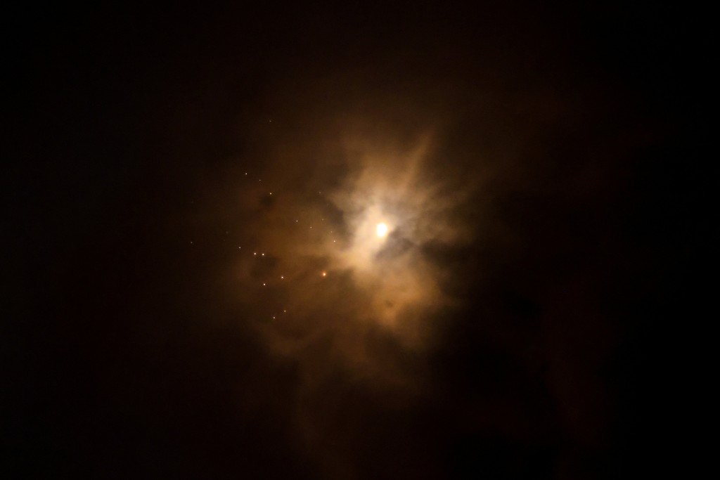 伊朗导弹越过耶路撒冷上空。路透社