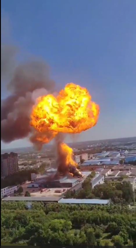 工厂爆炸现场。
