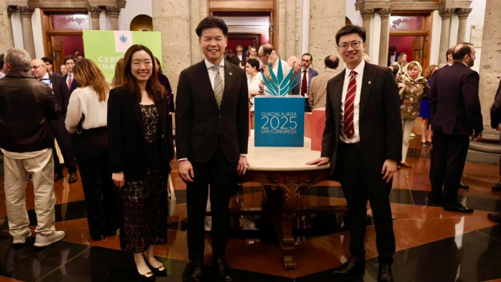 湯文龍與律師會代表團出席第69屆國際律師聯盟年會。香港律師會fb圖片