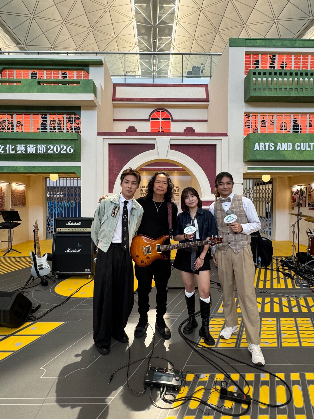 Joey Tang支持香港年青歌手分別:張光宇、謝家俊及梁嘉𩓙。 Joey Tang支持香港年青歌手分別:張光宇、謝家俊及梁嘉𩓙。