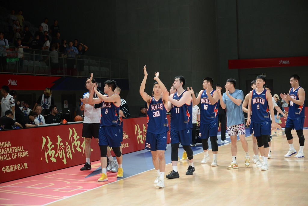 當晚超過100名球迷專程從香港北上。