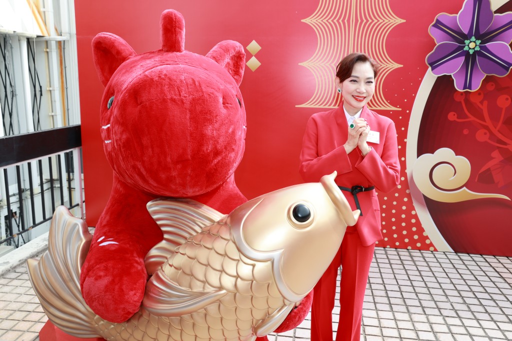 鄺美雲紅噹噹應節！