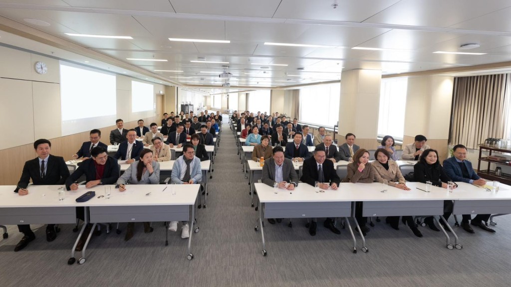 立法會首次內部工作交流會。李慧琼fb圖片 立法會首次內部工作交流會。李慧琼fb圖片