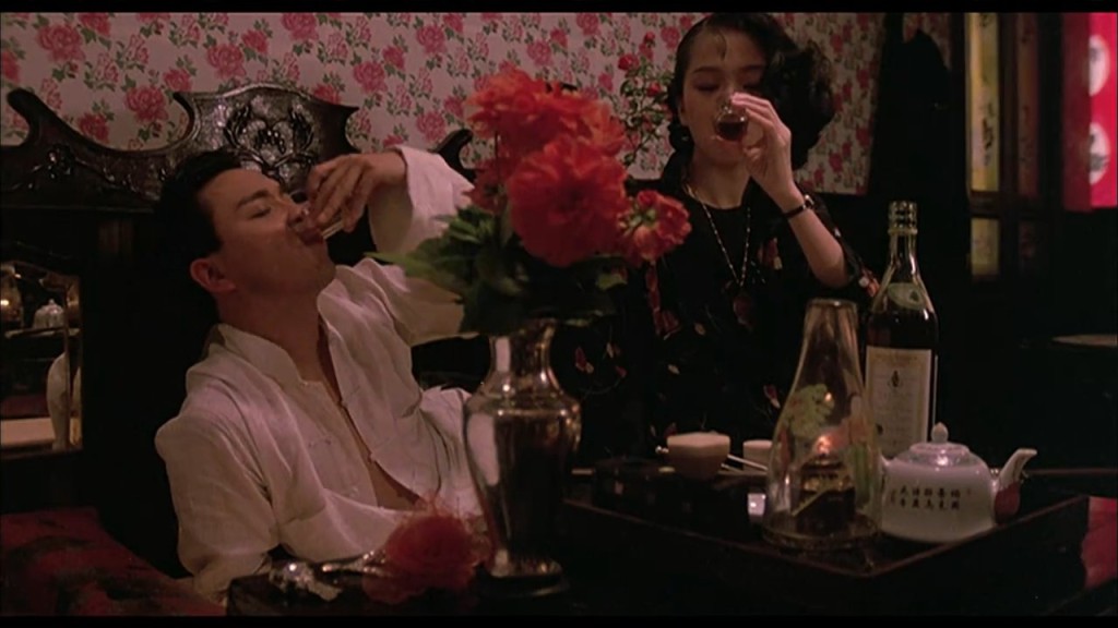 《胭脂扣》為嘉禾出品，然而張國榮當時為新藝城演員，當時梅艷芳要特別為新藝城拍攝《開心勿語》，以換取張國榮拍《胭脂扣》。