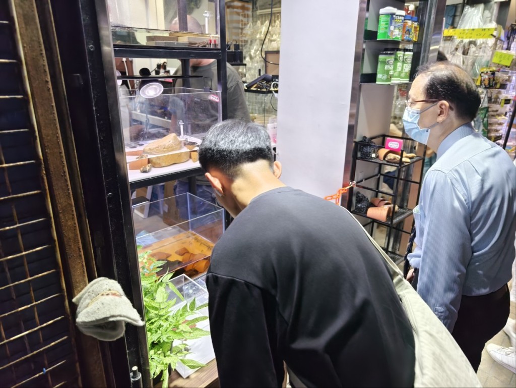 旺角通菜街有多間爬蟲店。尹敬堂攝