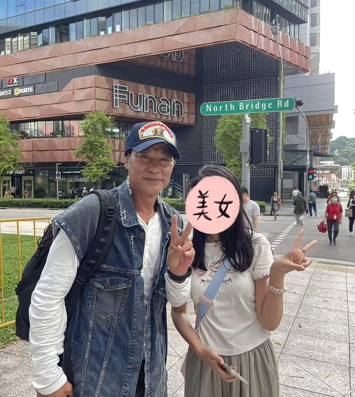 任達華在新加坡被捕獲。 任達華在新加坡被捕獲。