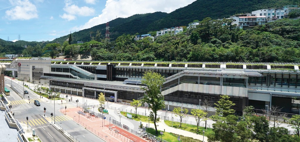 陳慶強表示，顯徑站是未來綠色車站的示範。