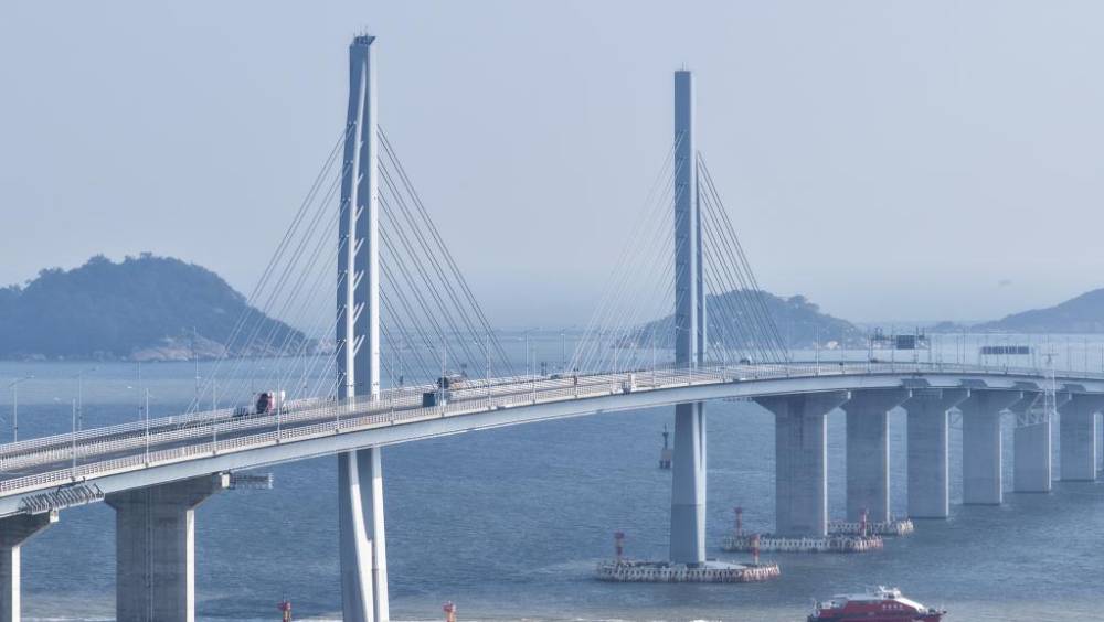 港珠澳大橋出入境客流量累計突破1億人次。 新華社