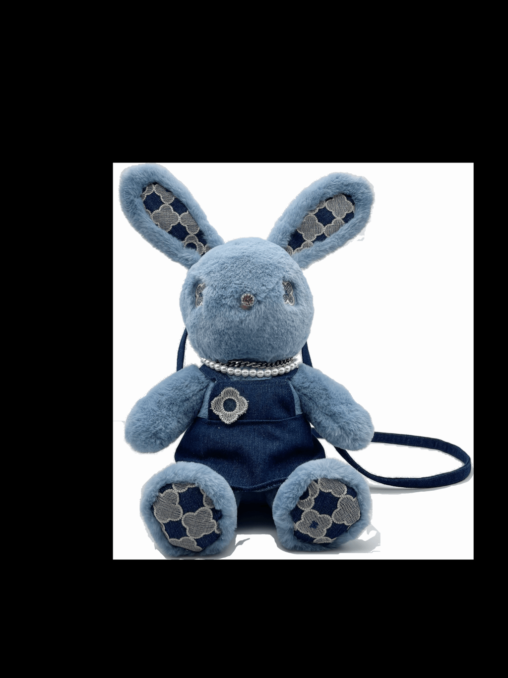 購買此聯乘系列鞋履全單折後滿$3,800,免費獲贈限量毛毛兔側背囊一個。