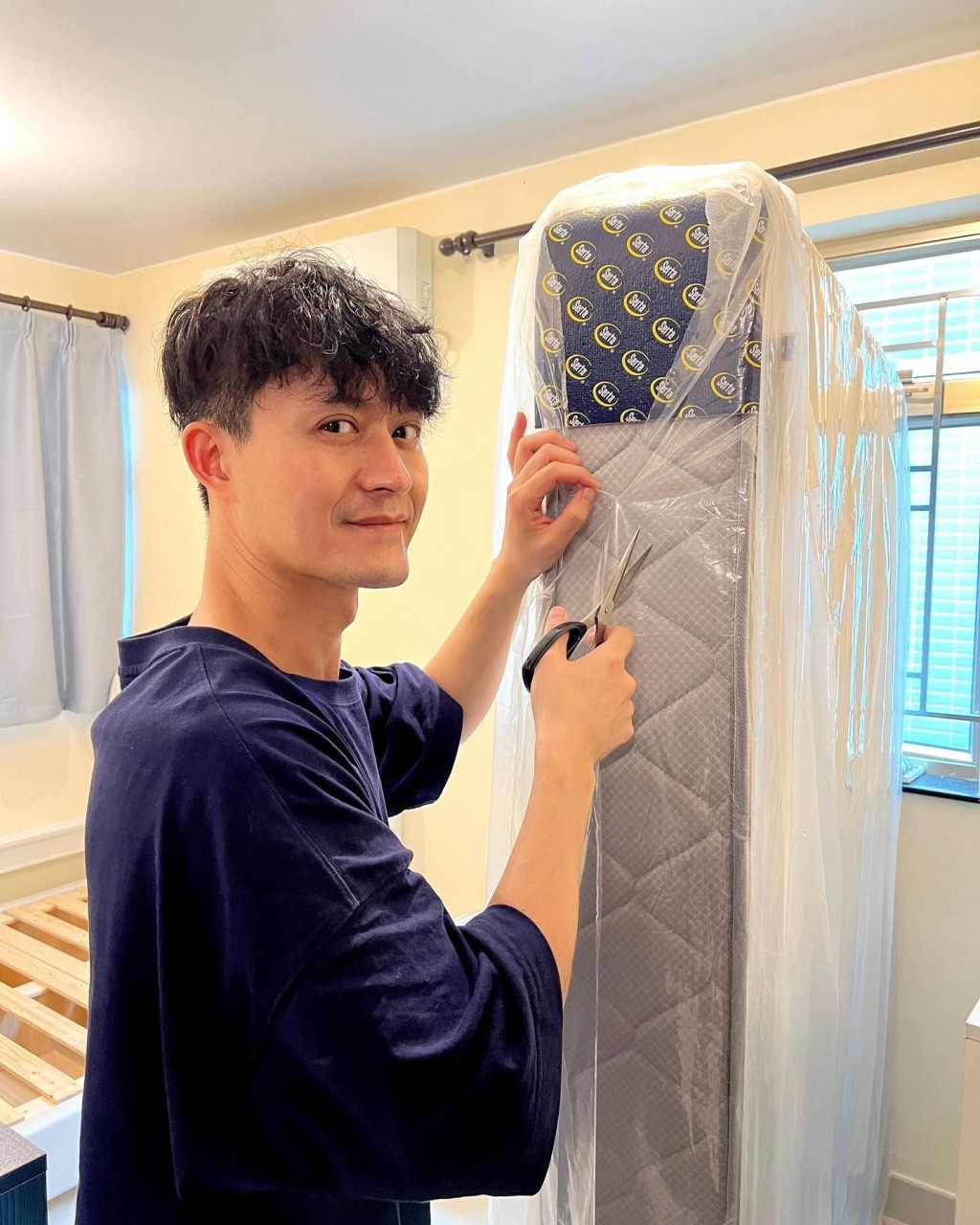 有傳黃寶龍一直不肯結婚。