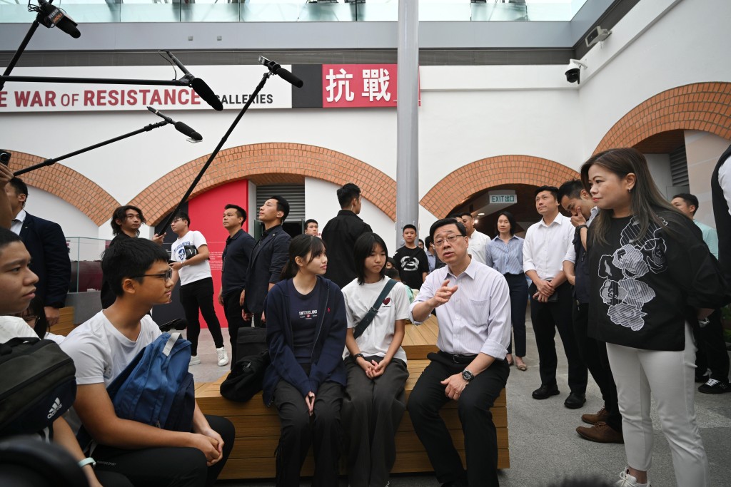 李家超指,活動不僅是歷史教育,更是價值觀的塑造。蘇正謙攝 李家超指,活動不僅是歷史教育,更是價值觀的塑造。蘇正謙攝