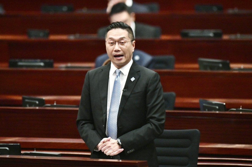 批发及零售界立法会议员邵家辉表示,国内家电品牌有一定竞争力。 批发及零售界立法会议员邵家辉表示,国内家电品牌有一定竞争力。