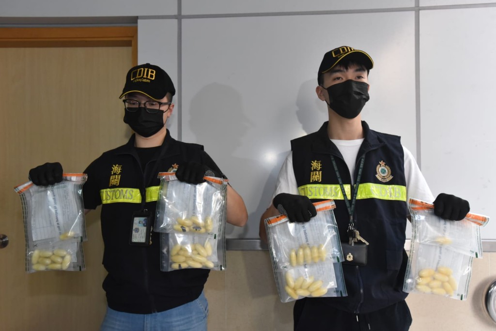 海關成功截獲720克，黑市價值91萬元的疑似是毒品可卡因。
