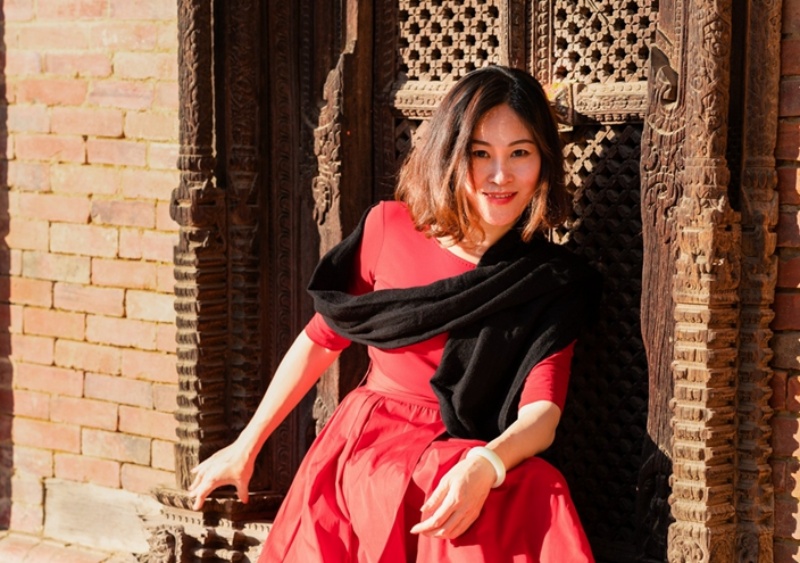 侯豔琪2020年曾上載身穿火紅長裙在加德滿都拍攝的多張美照。Twitter