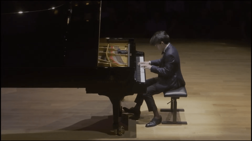 范克萊本國際鋼琴賽2025決賽。The Cliburn YouTube 截圖