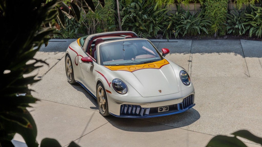 翠絲版911 Targa 4 GTS以半開篷911 Targa呼應女牛仔的爽朗個性。 翠絲版911 Targa 4 GTS以半開篷911 Targa呼應女牛仔的爽朗個性。