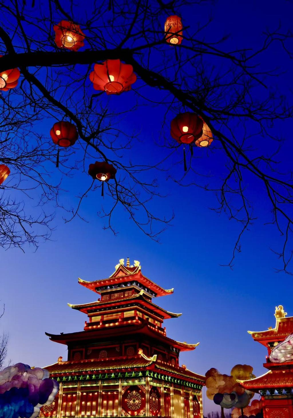 受沙塵暴影響,圓明園的春節燈會暫停。北京日報 受沙塵暴影響,圓明園的春節燈會暫停。北京日報