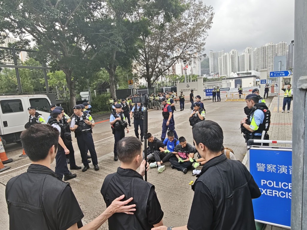警方於輔警總部演練。香港警察FB 警方於輔警總部演練。香港警察FB
