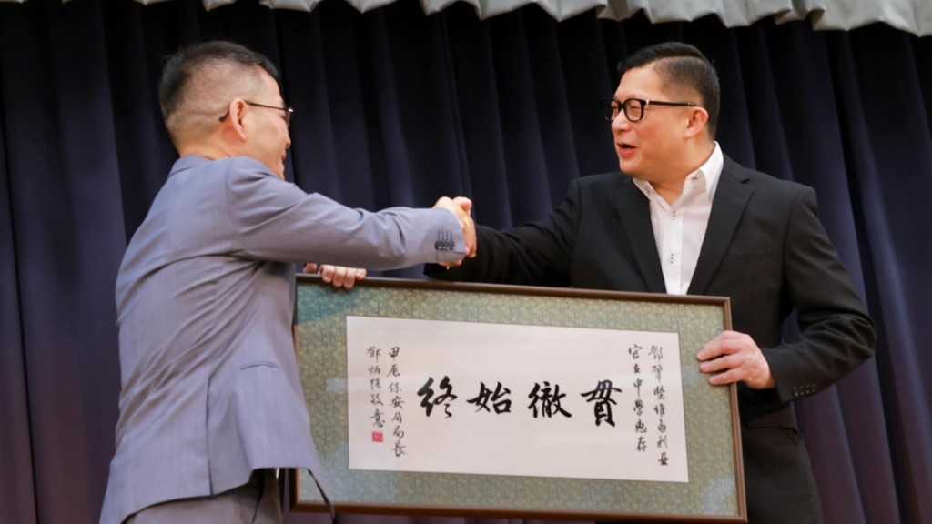 鄧炳強回中學母校分享 自身「留級」經歷勉勵師弟妹「貫徹始終」|Kelly Online