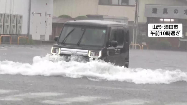 山形縣酒田市落暴雨。網上圖片