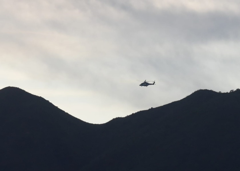 飛行服務隊直升機參與搜救。