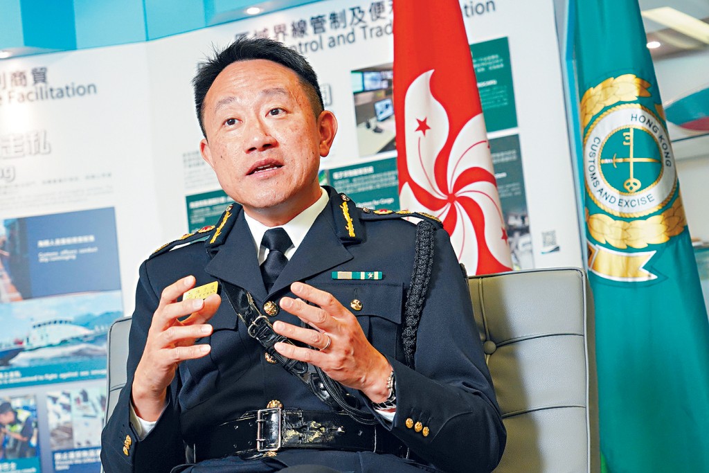 海關關長陳子達提到將於年中推出完稅煙標籤先導計劃。