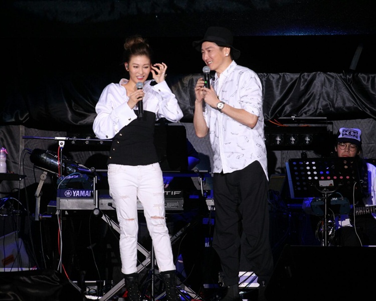 胡渭康搵穿耳膜講笑