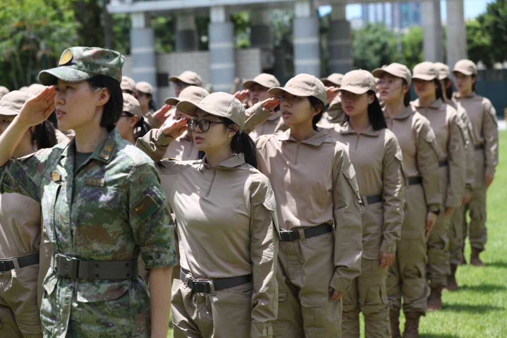 2023年7月24日，第十六届澳门青年学生军事夏令营在驻澳门部队开营。(新华社)