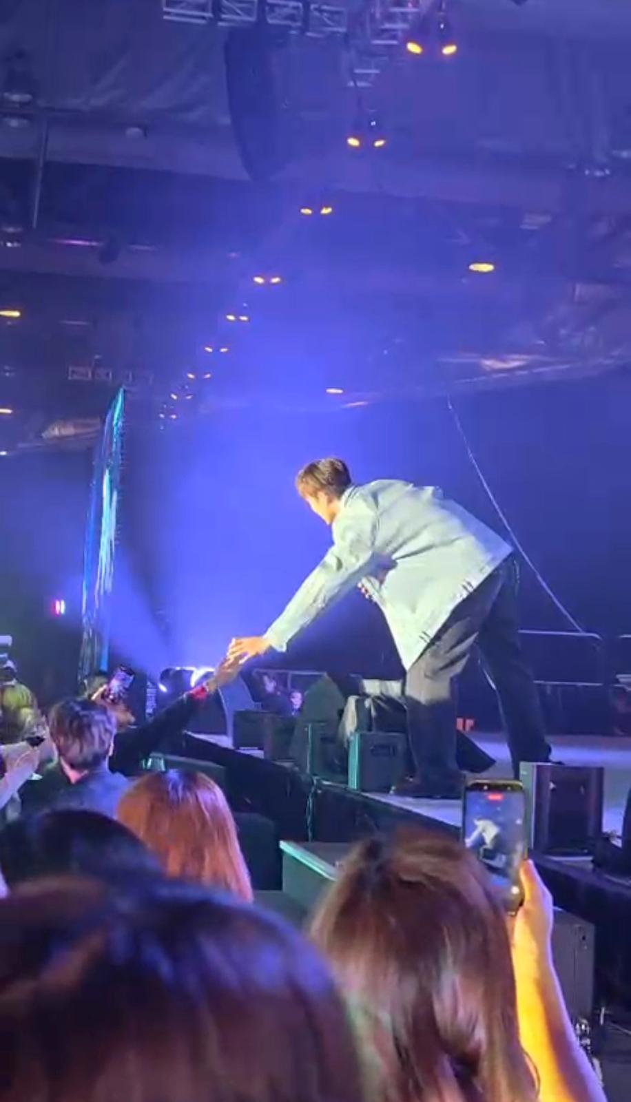 好似開小型音樂會! 好似開小型音樂會!