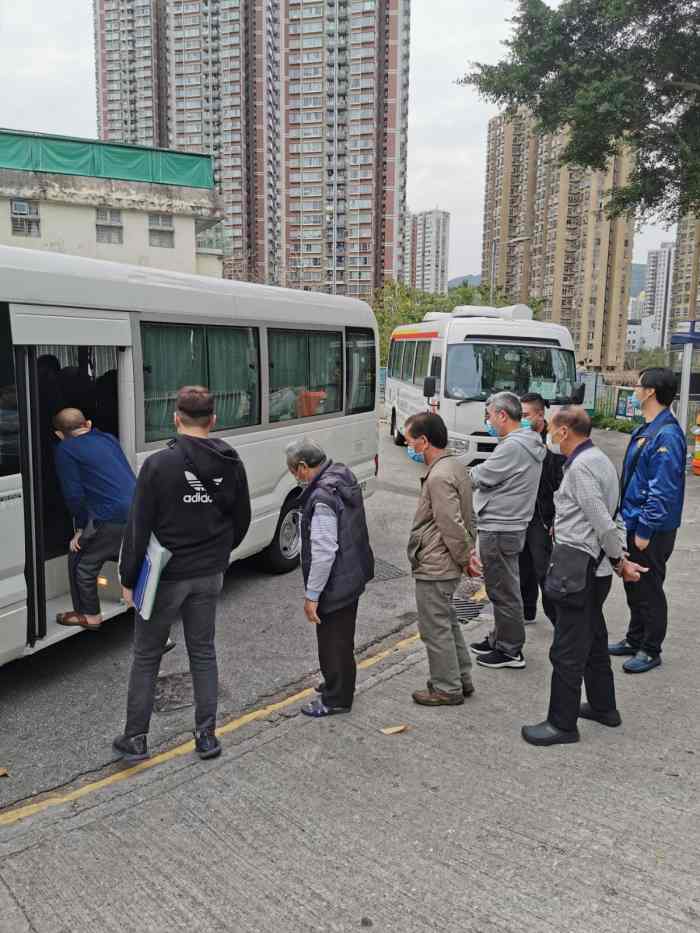 所有被捕男女現被帶署調查。圖:警方提供
