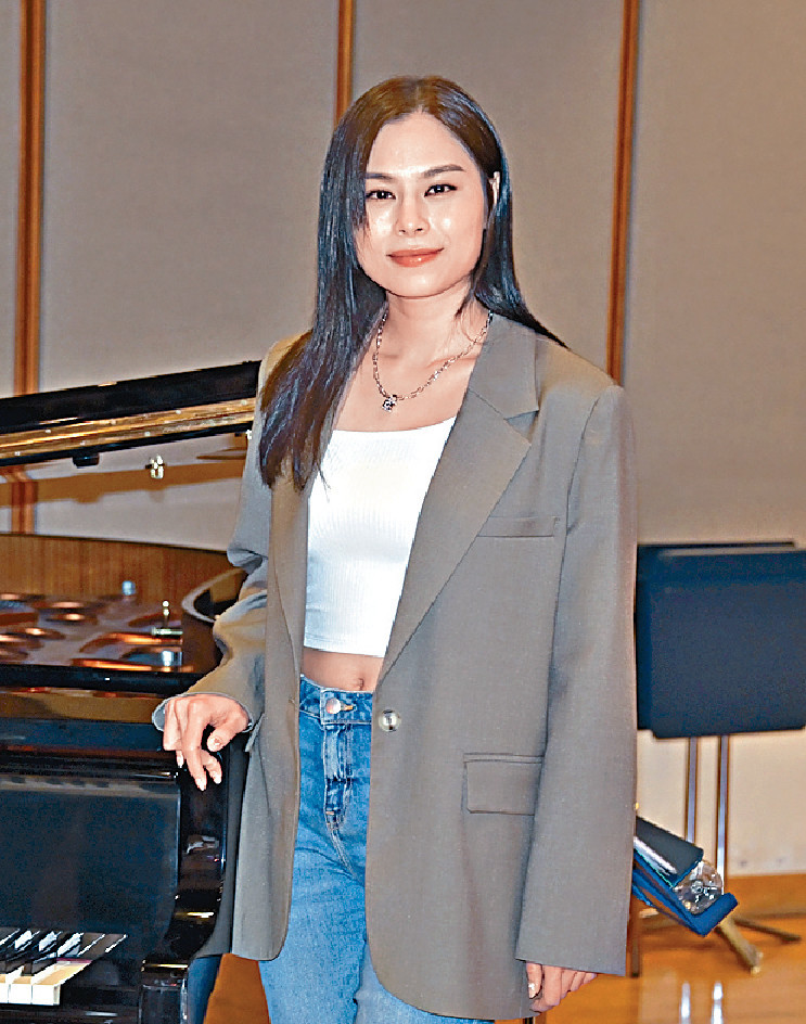 ■Gin Lee笑言要男友再「等吓先」。