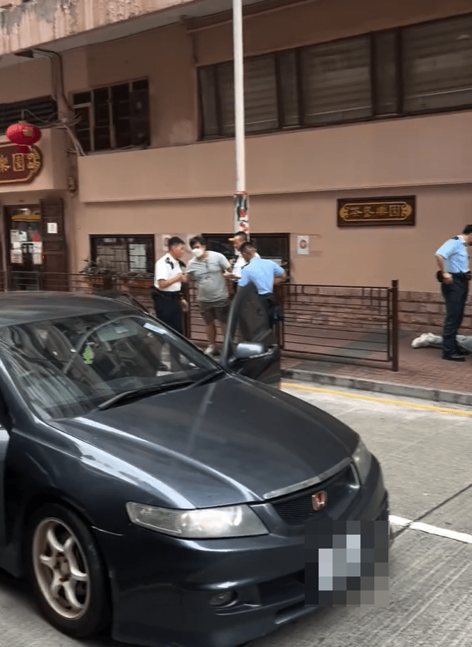 警方發現涉事汽車套假牌。fb：車cam L（香港群組）