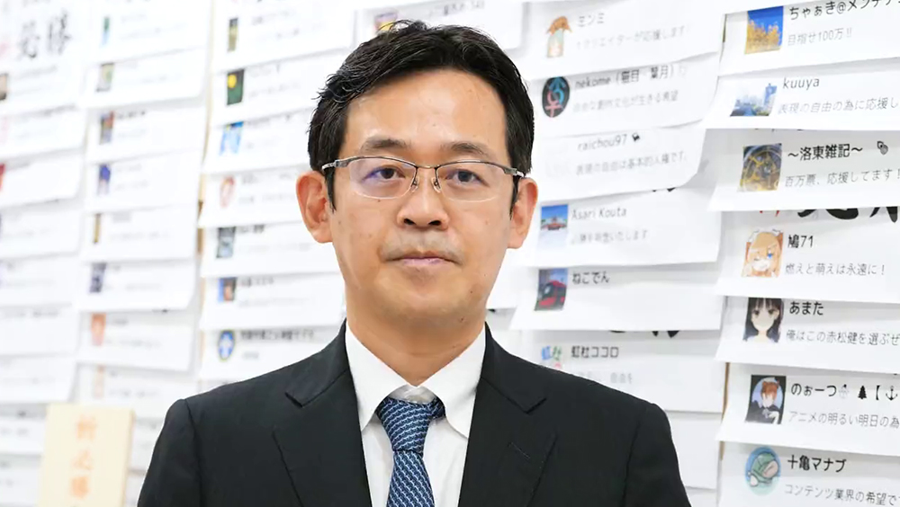日本漫畫家赤松健當選參議員成為進入國會首位漫畫家。網圖