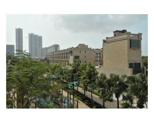 東涌海珀名邸雙號屋，以2380萬售出，原業主於10年以2550萬購入，故持貨9年帳面蝕170萬。