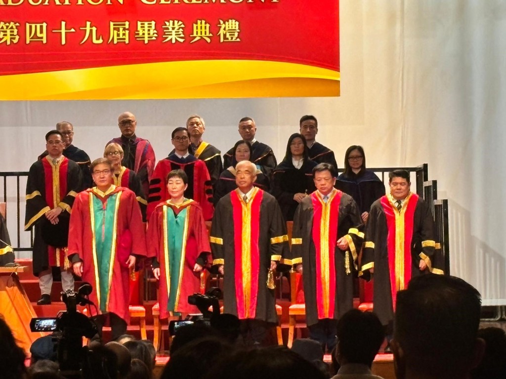 張竹君和林順潮一同獲頒授榮譽博士學位。