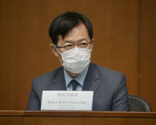 陳振英料金融業豁免檢疫安排有機會被取消。 