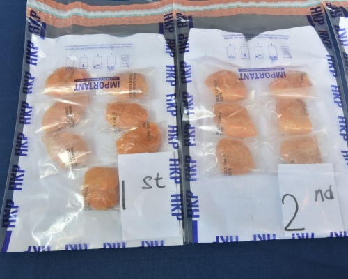 警方搜出38粒懷疑液態可卡因膠囊