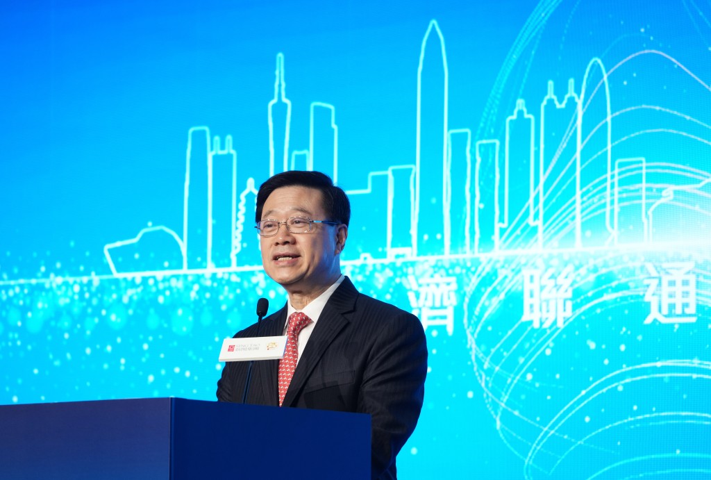 李家超致辭時表示，香港在一國兩制下有獨特優勢，在不同領域上推動發展。 蘇正謙攝