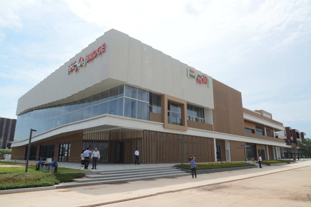 前海深港设计创意产业园「二元桥」。资料图片