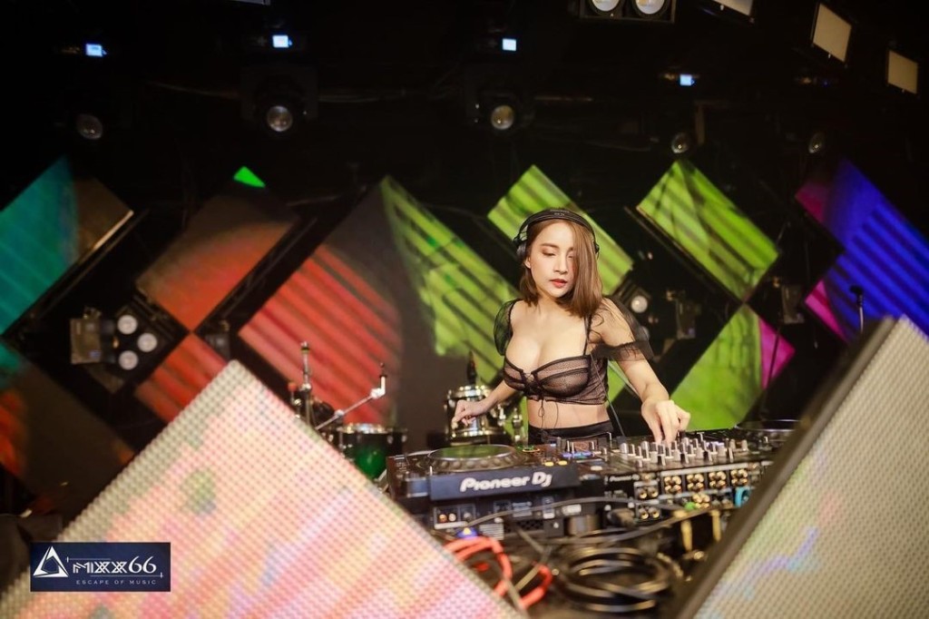 泰國知名女DJ Barbie Mozz去年曾入選「世界最性感DJ」排行榜。
