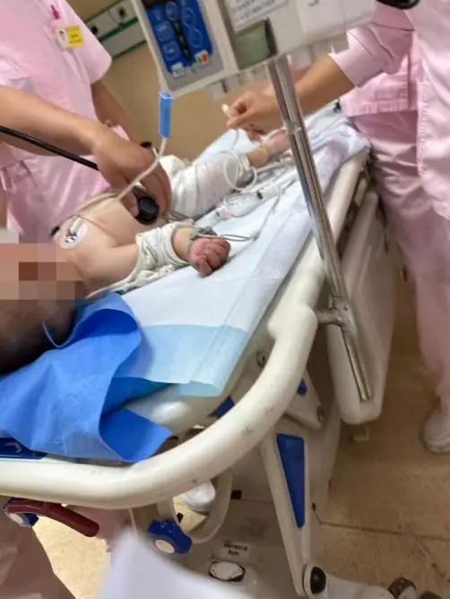 男童已造成脑出血、脑水肿及脑萎缩等不可逆的中枢神经损伤。