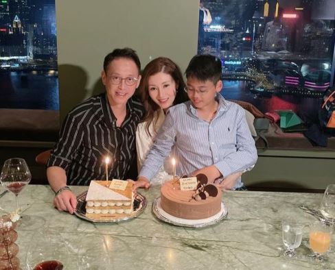 李嘉欣近年多咗Po社交網講近況。