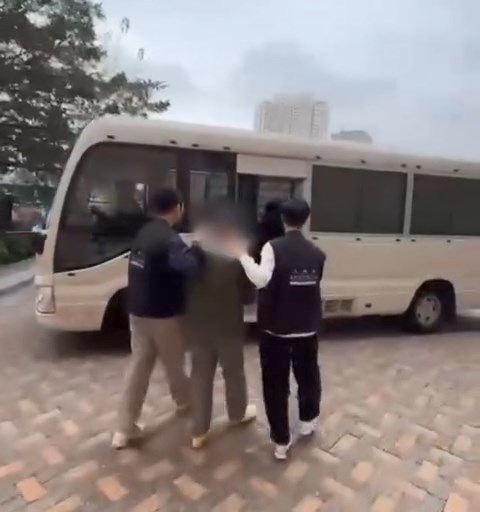 入境處人員拘捕8人，包括7名黑工。入境處IG片段截圖