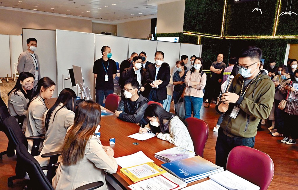 麗新及市建局合作發展的觀塘Bal Residenc昨暫沽3伙。