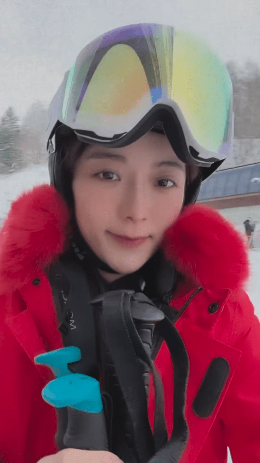 陳星妤上月又貼出日本滑雪片。