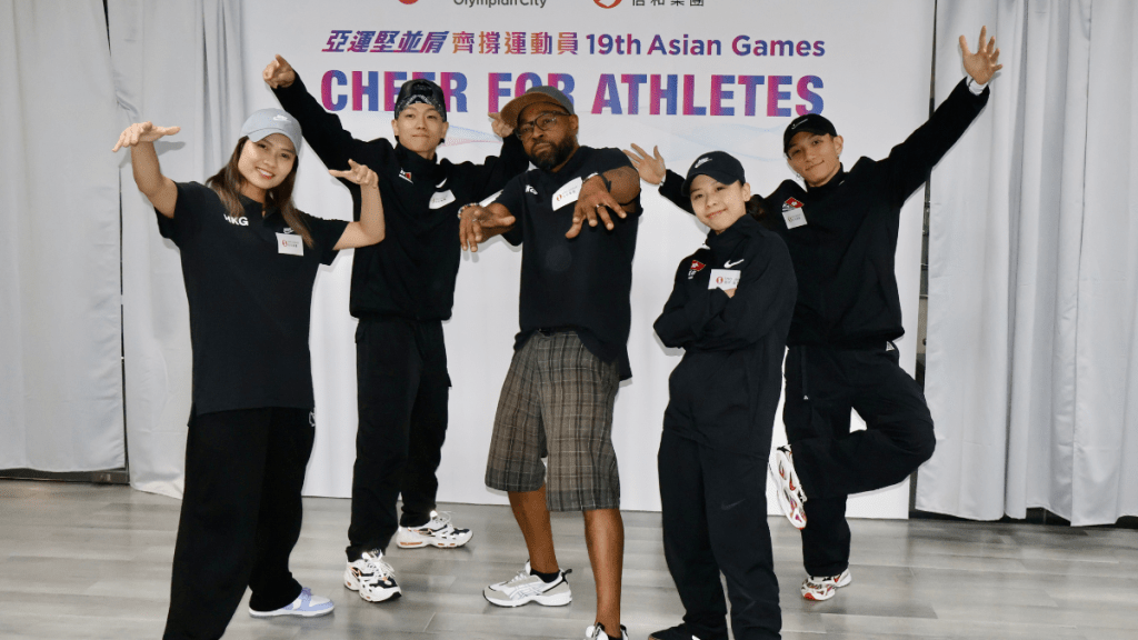 法國hip-hop大師B-Boy Thias,為4位亞運霹靂舞代表進行特訓。(徐嘉華攝)