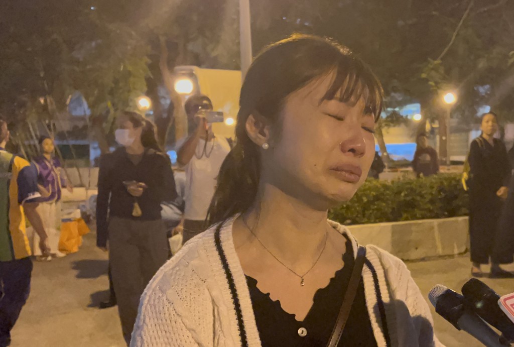 單親媽媽范小姐指契媽契爺及同事均葬生火海。曾志恒攝